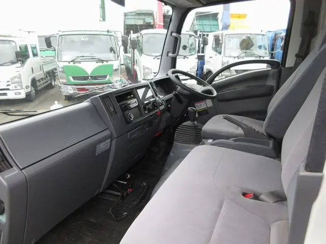 いすゞ エルフ TRG-NPR85AR(2WD)の写真42