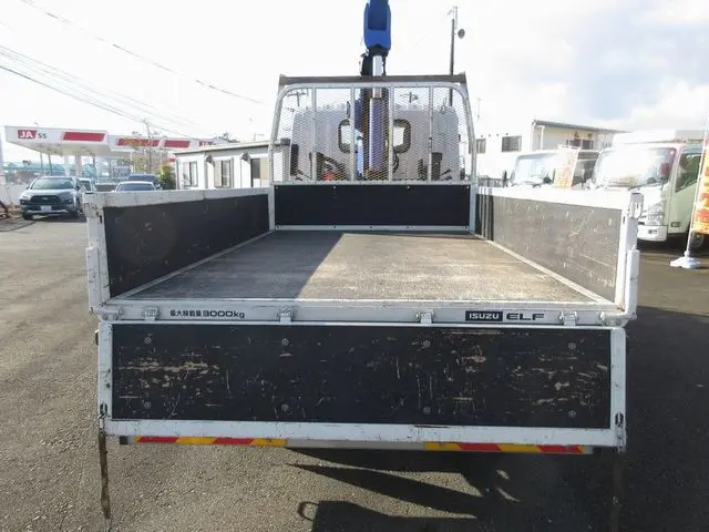いすゞ エルフ SKG-NMR85R(2WD)の写真11