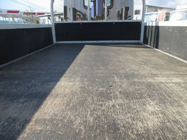 いすゞ エルフ SKG-NMR85R(2WD)の写真12