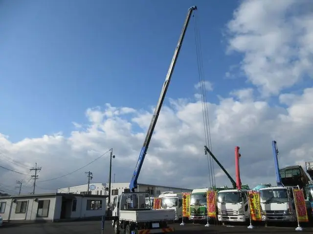 いすゞ エルフ SKG-NMR85R(2WD)の写真19