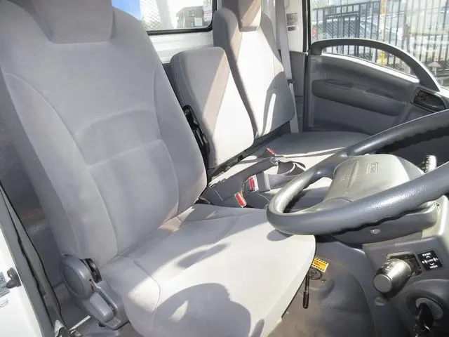 いすゞ エルフ SKG-NMR85R(2WD)の写真36