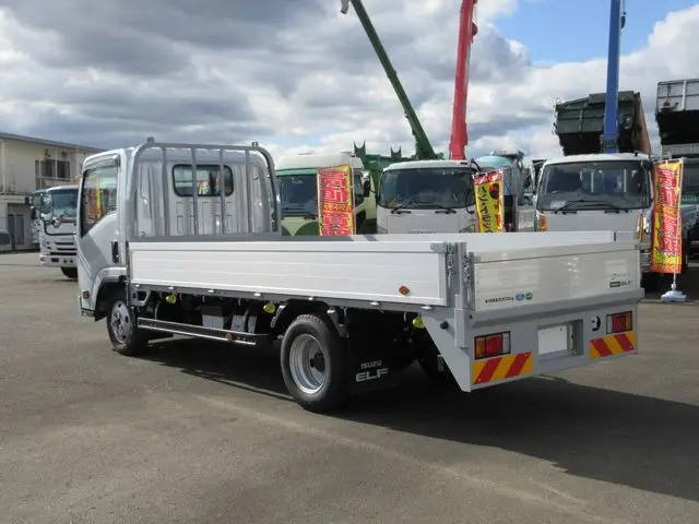 いすゞ エルフ 2RG-NMS88AR(4WD)の写真7