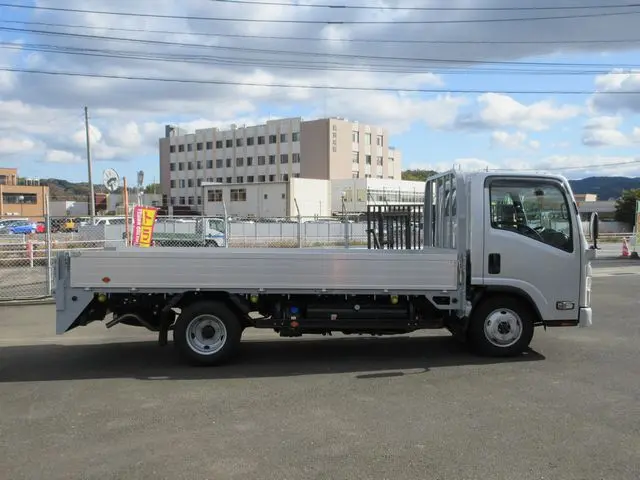 いすゞ エルフ 2RG-NMS88AR(4WD)の写真10