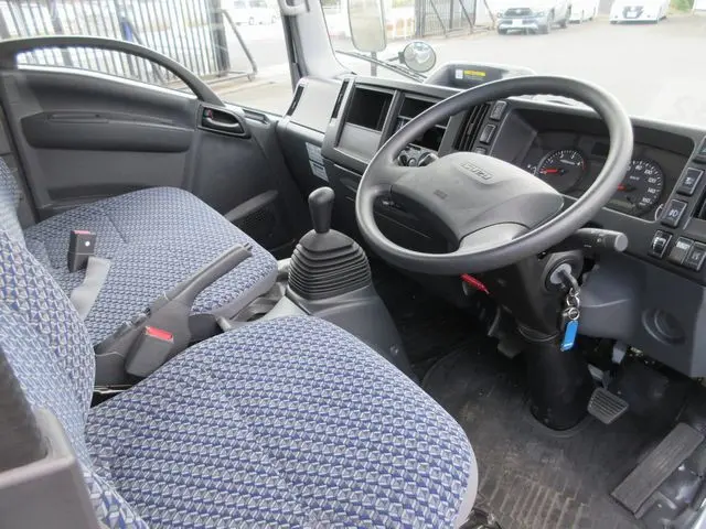 いすゞ エルフ 2RG-NMS88AR(4WD)の写真31