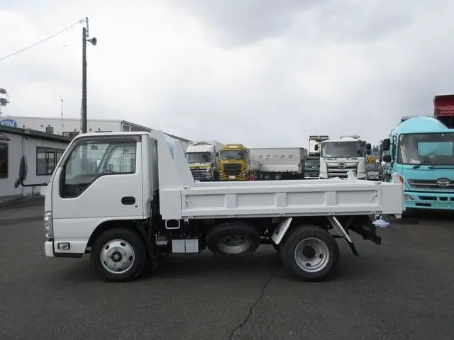 いすゞ エルフ TKG-NHR85A(2WD)の写真10