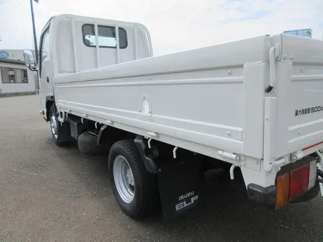 いすゞ エルフ TKG-NHR85A(2WD)の写真10