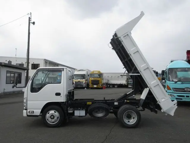 いすゞ エルフ TKG-NHR85A(2WD)の写真14
