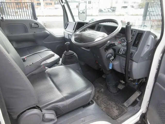 いすゞ エルフ TKG-NHR85A(2WD)の写真35