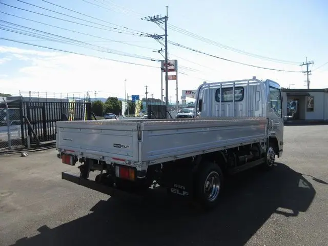 いすゞ エルフ 2RG-NMR88R(2WD)の写真2