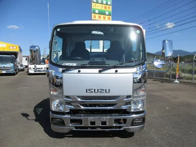 いすゞ エルフ 2RG-NMR88R(2WD)の写真4