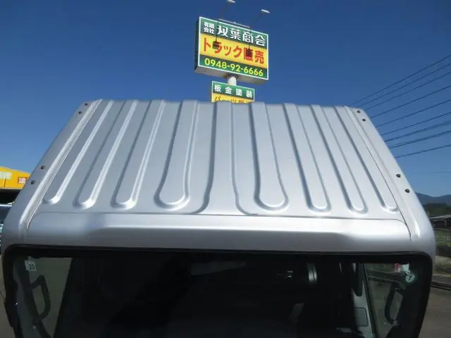 いすゞ エルフ 2RG-NMR88R(2WD)の写真5