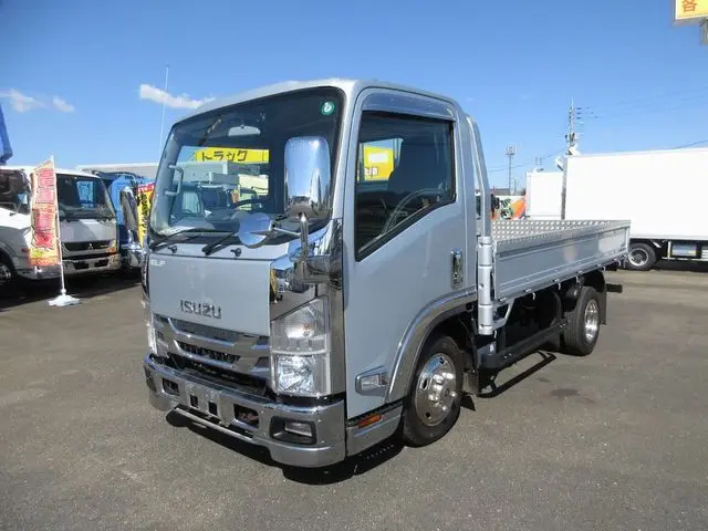 いすゞ エルフ 2RG-NMR88R(2WD)の写真6