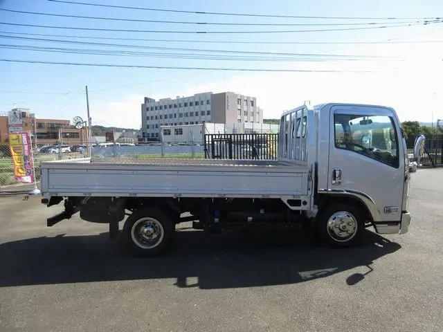 いすゞ エルフ 2RG-NMR88R(2WD)の写真10