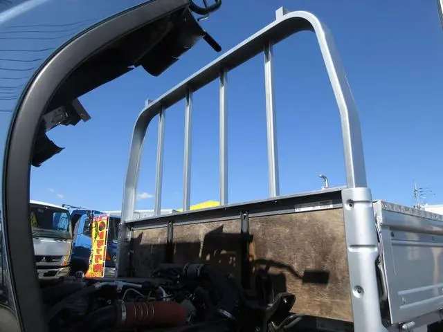 いすゞ エルフ 2RG-NMR88R(2WD)の写真12