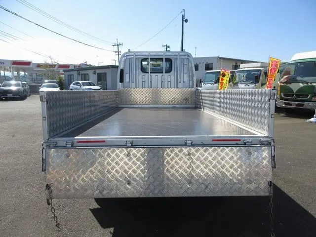 いすゞ エルフ 2RG-NMR88R(2WD)の写真13