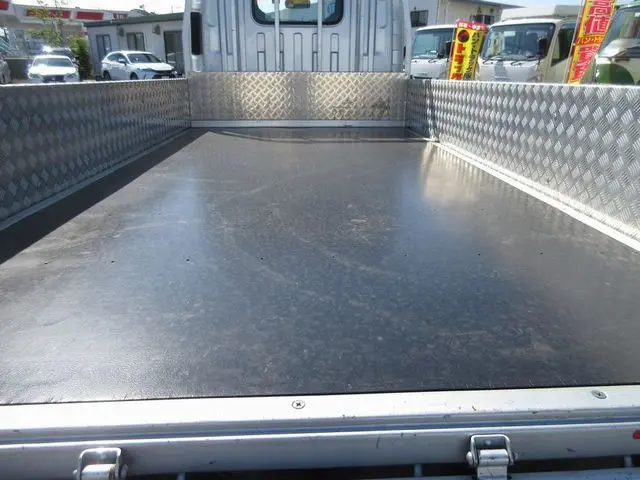 いすゞ エルフ 2RG-NMR88R(2WD)の写真14