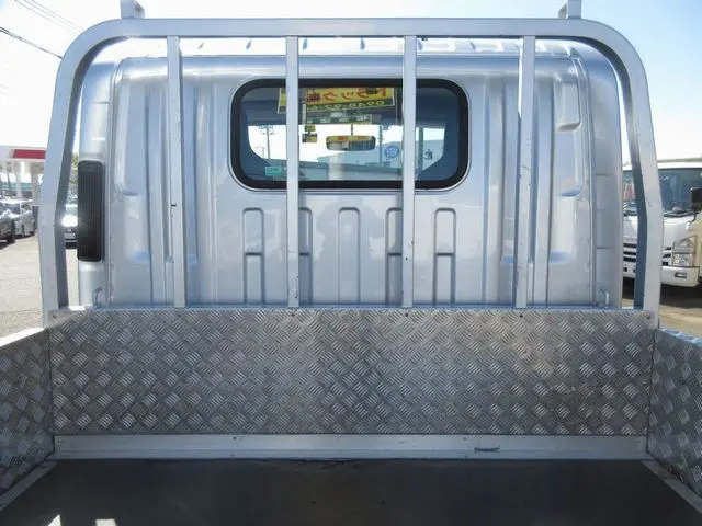 いすゞ エルフ 2RG-NMR88R(2WD)の写真15