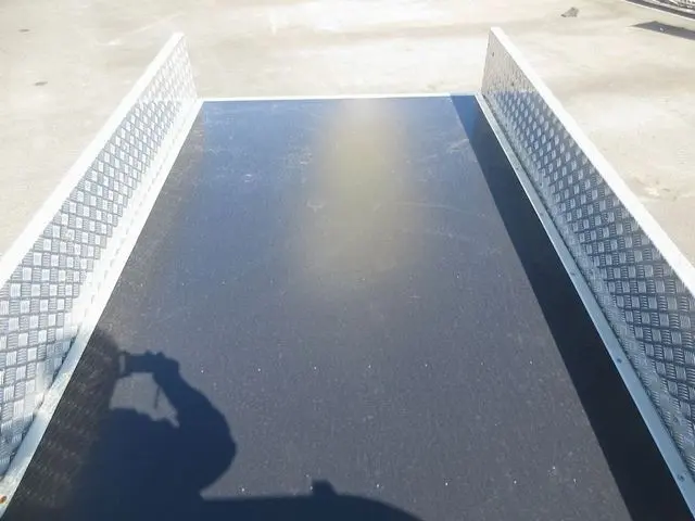 いすゞ エルフ 2RG-NMR88R(2WD)の写真16