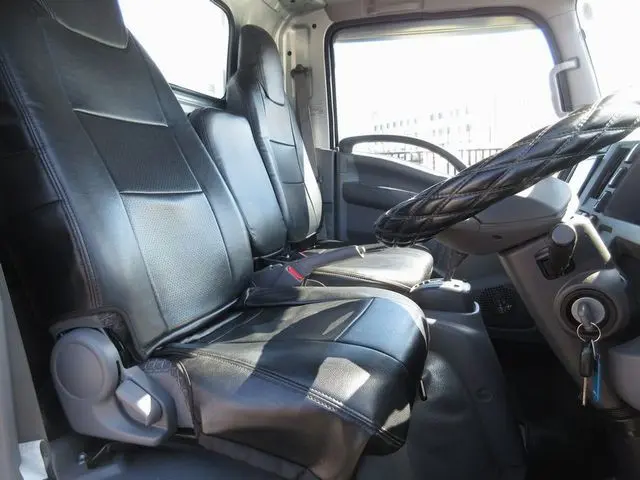 いすゞ エルフ 2RG-NMR88R(2WD)の写真27