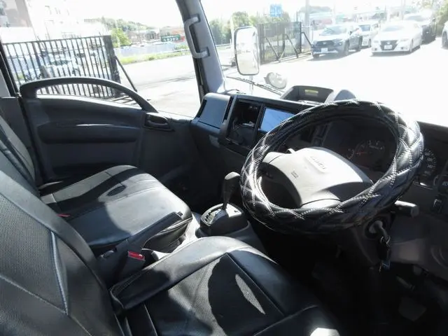 いすゞ エルフ 2RG-NMR88R(2WD)の写真28