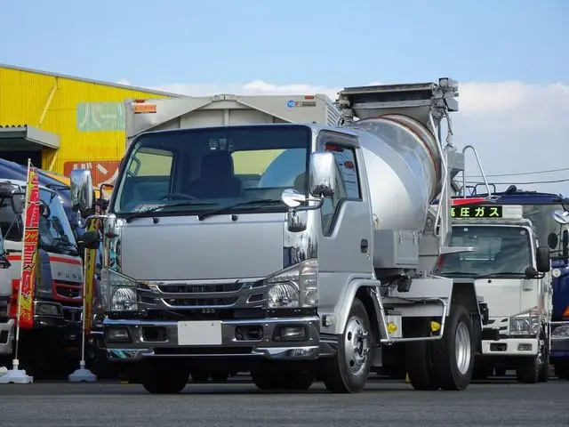 いすゞ エルフ TPG-NKR85N(2WD)の写真1