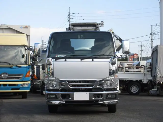 いすゞ エルフ TPG-NKR85N(2WD)の写真4