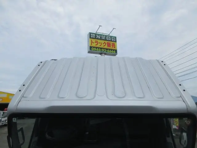 いすゞ エルフ 2RG-NPR88AN(2WD)の写真5