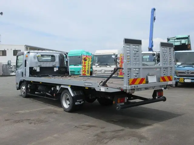 いすゞ エルフ 2RG-NPR88AN(2WD)の写真9