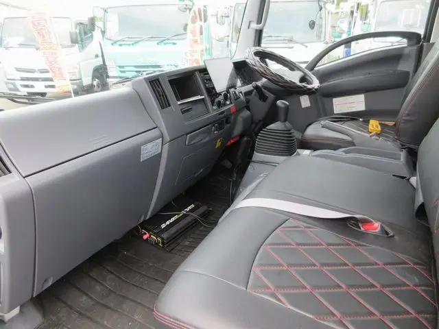 いすゞ エルフ 2RG-NPR88AN(2WD)の写真39