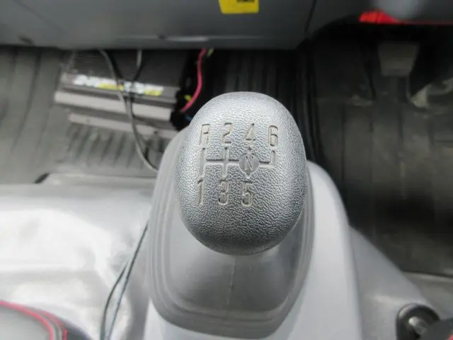 いすゞ エルフ 2RG-NPR88AN(2WD)の写真41