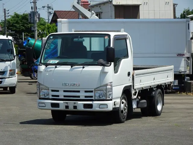 いすゞ エルフ TKG-NHR85A(2WD)の写真1
