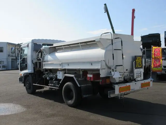 いすゞ フォワード KK-FRR35D4S(2WD)の写真2