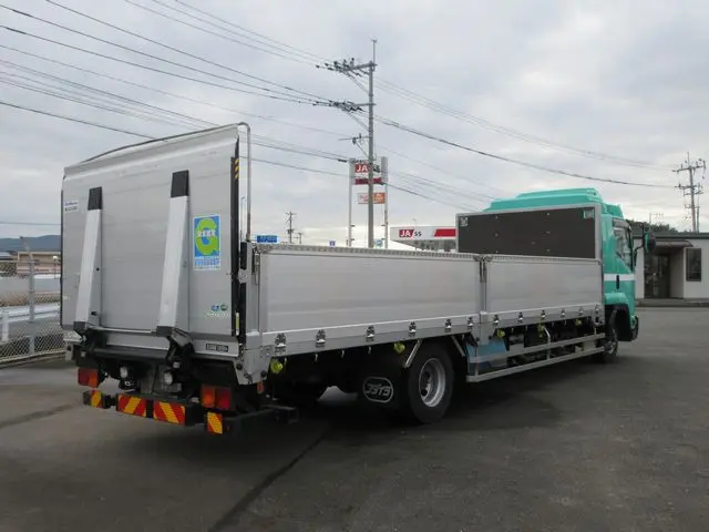 いすゞ フォワード 2RG-FRR90T2(2WD)の写真2