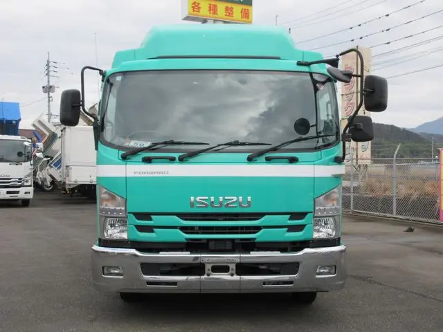 いすゞ フォワード 2RG-FRR90T2(2WD)の写真4