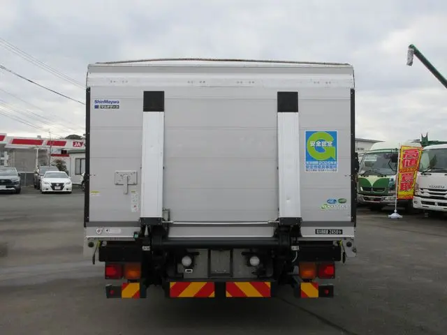 いすゞ フォワード 2RG-FRR90T2(2WD)の写真8