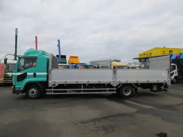 いすゞ フォワード 2RG-FRR90T2(2WD)の写真9