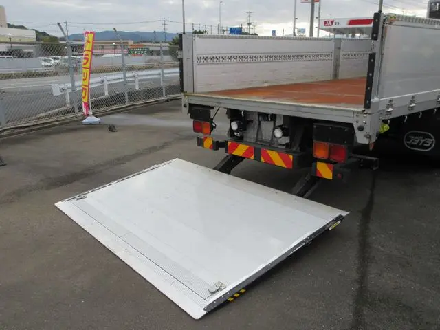 いすゞ フォワード 2RG-FRR90T2(2WD)の写真19