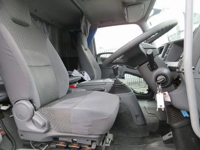 いすゞ フォワード 2RG-FRR90T2(2WD)の写真36