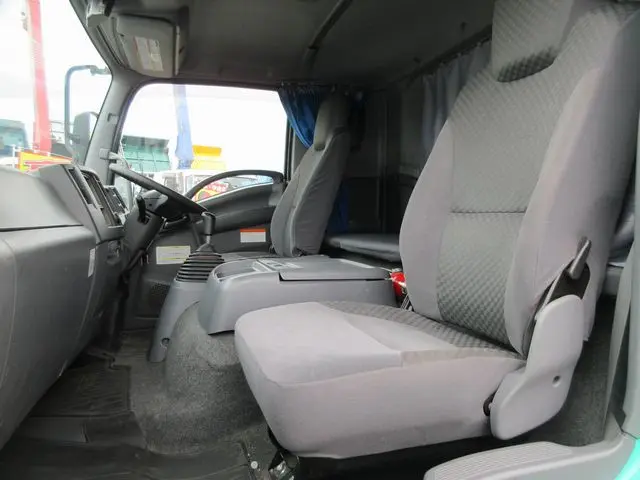 いすゞ フォワード 2RG-FRR90T2(2WD)の写真38