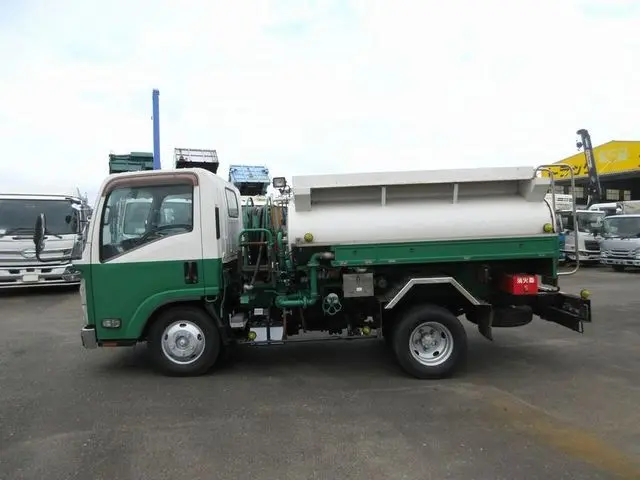 いすゞ エルフ TPG-NMR85N(2WD)の写真9