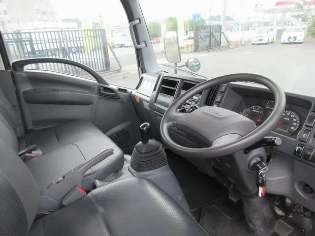 いすゞ エルフ TPG-NMR85N(2WD)の写真37