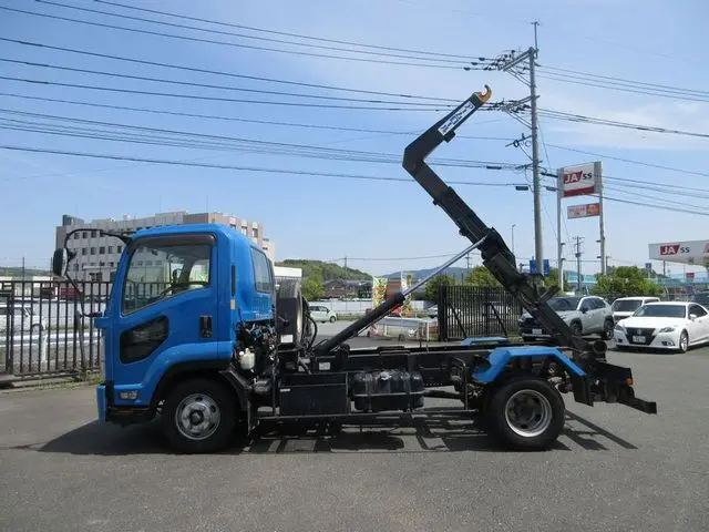 いすゞ フォワード TKG-FRR90S2(2WD)の写真10