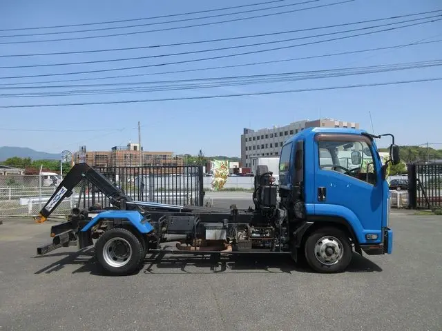 いすゞ フォワード TKG-FRR90S2(2WD)の写真12