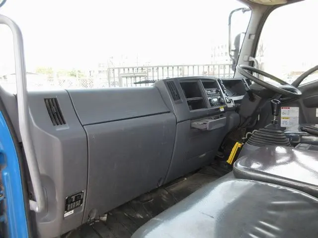 いすゞ フォワード TKG-FRR90S2(2WD)の写真32
