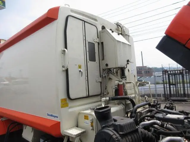 いすゞ フォワード TKG-FRR90S2(2WD)の写真10