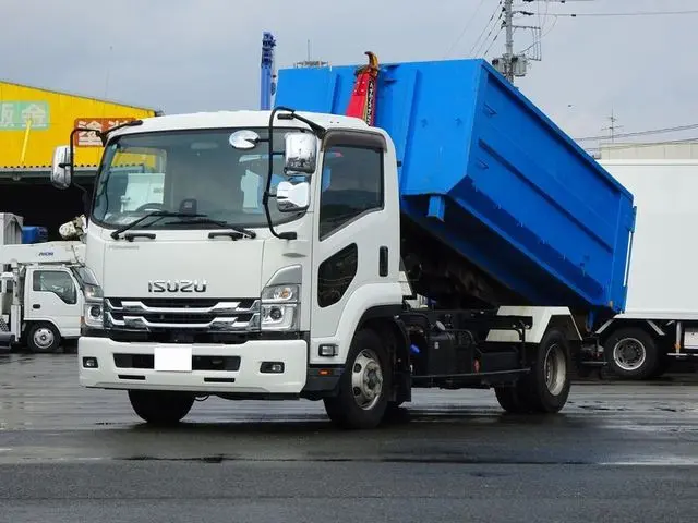 いすゞ フォワード 2RG-FRR90S2(2WD)の写真1