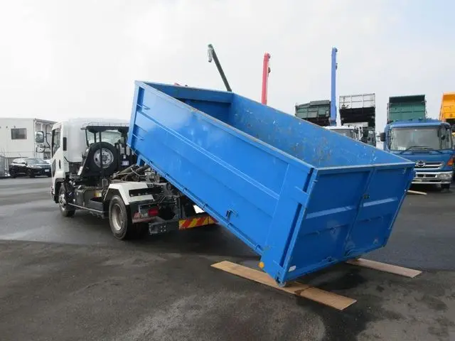 いすゞ フォワード 2RG-FRR90S2(2WD)の写真2