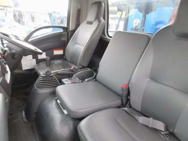 いすゞ フォワード 2RG-FRR90S2(2WD)の写真41