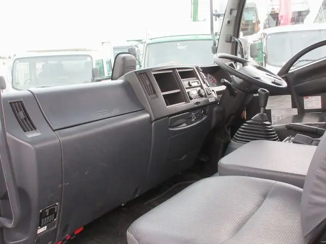 いすゞ フォワード 2RG-FRR90S2(2WD)の写真42