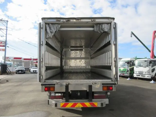 いすゞ フォワード TKG-FRR90T2(2WD)の写真16